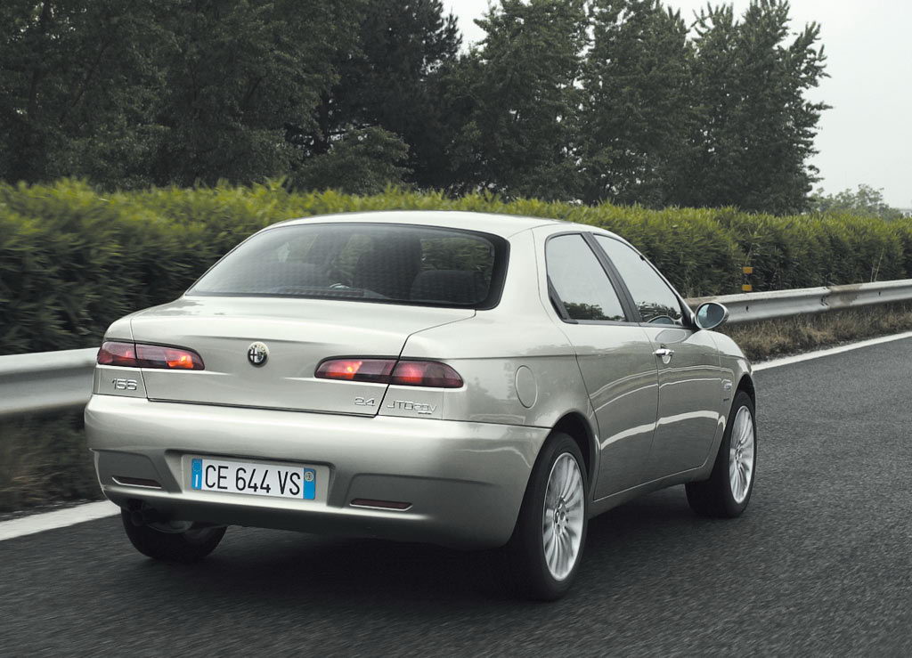 Alfa Romeo 156 2003 005.jpg